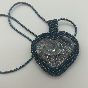 Druzy quartz heart shaped beaded pendant necklace with magnetic clasp